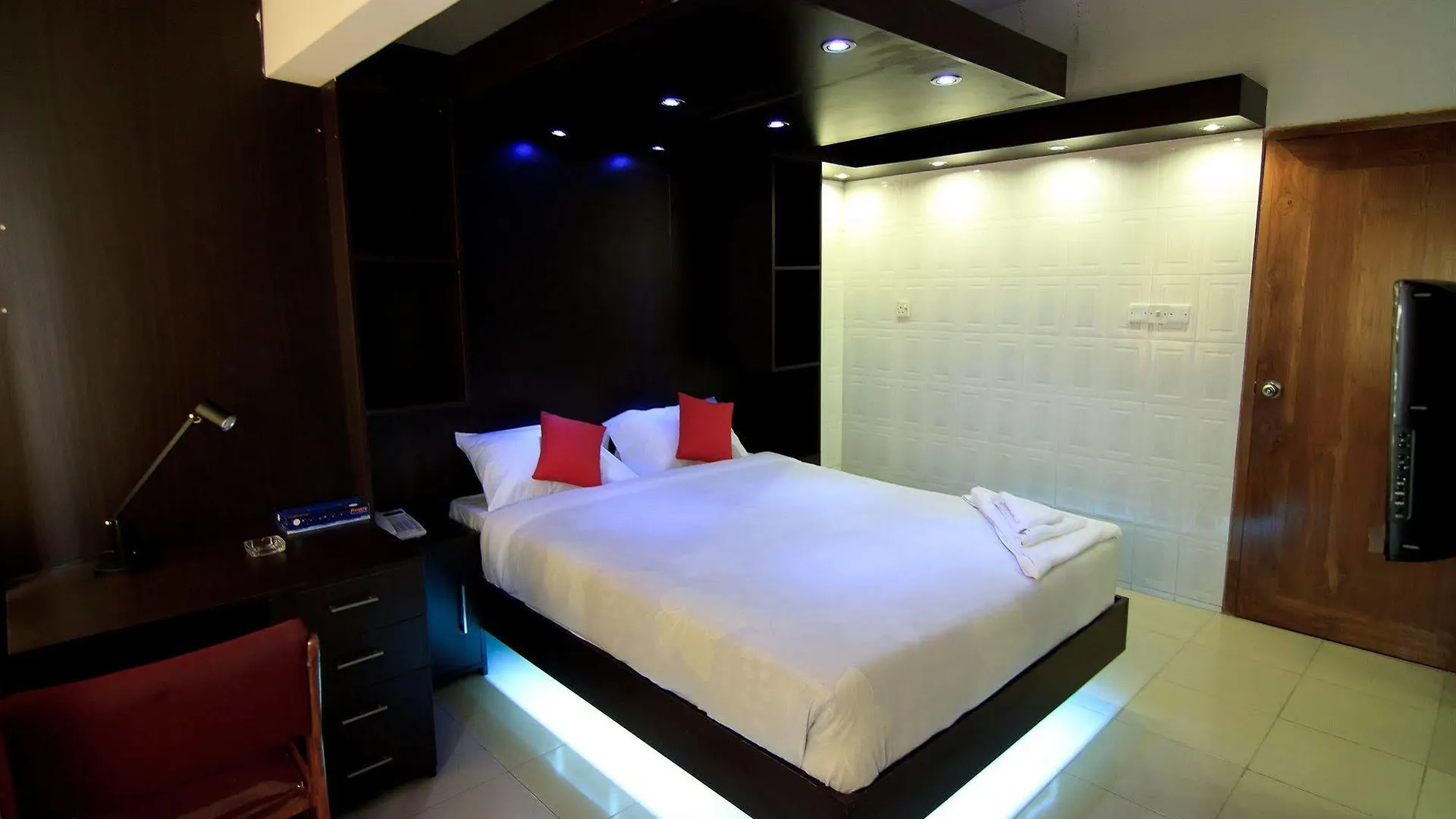 ***  Tropical Daisy Hotel Dhaka Bangladesh