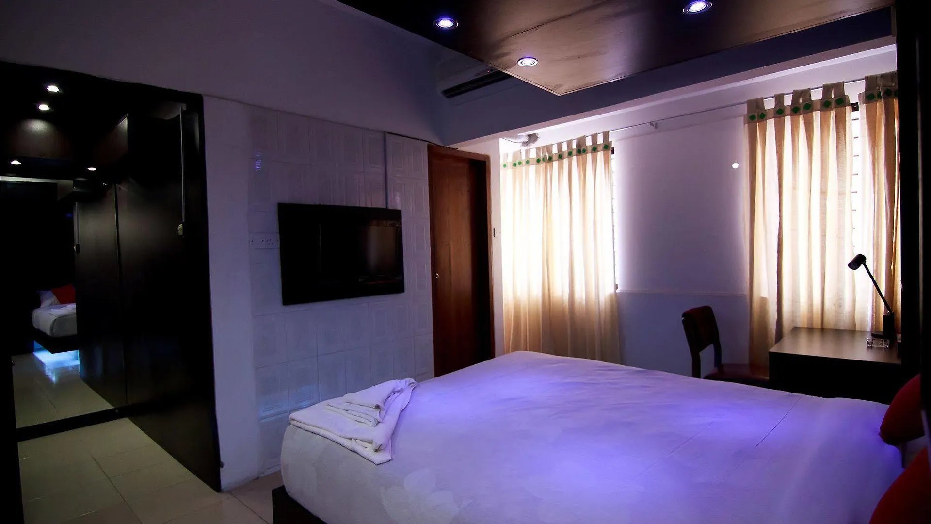 Tropical Daisy Hotel Dhaka