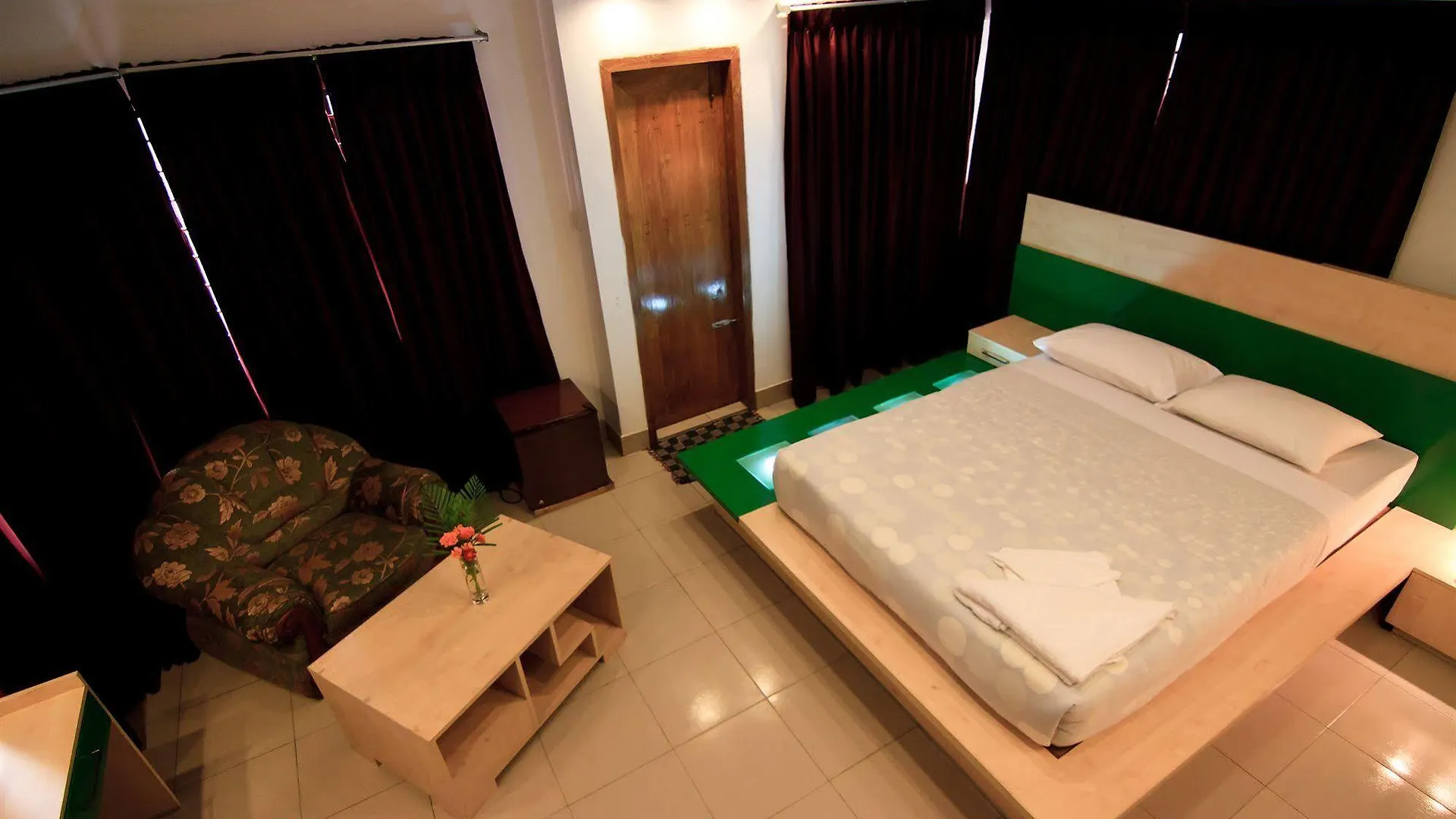 Tropical Daisy Hotel Dhaka 3*,